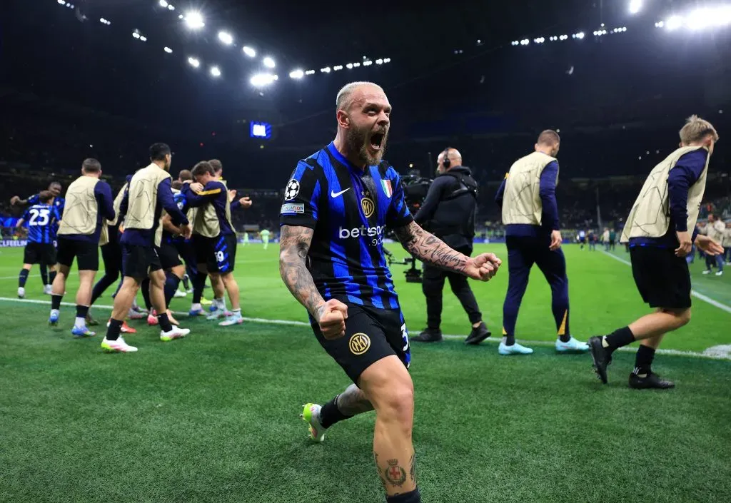 Lateral direito Federico Dimarco, de 27 anos, é um alvo do Manchester United. Segundo informações do portal II Napolista, sua relação com o treinador Chivu, da Inter de Milão, já não é mais a mesma e diante disso, a possibilidade do clube em lucrar com o jogador já estaria sendo discutida nos bastidores. (Foto: Carl Recine/Getty Images)