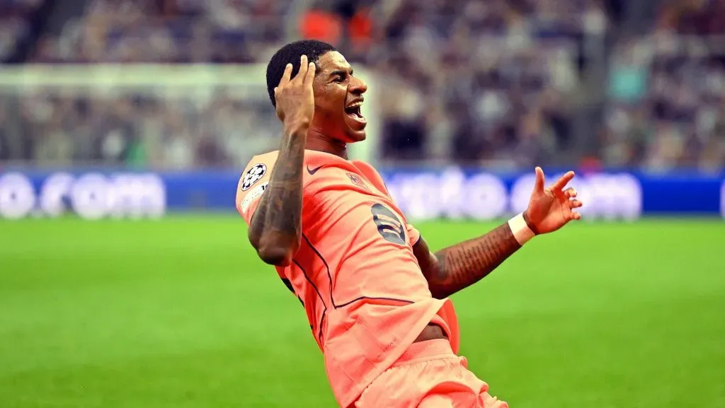 Torcedores do United repercutem boa fase de Rashford no Barcelona