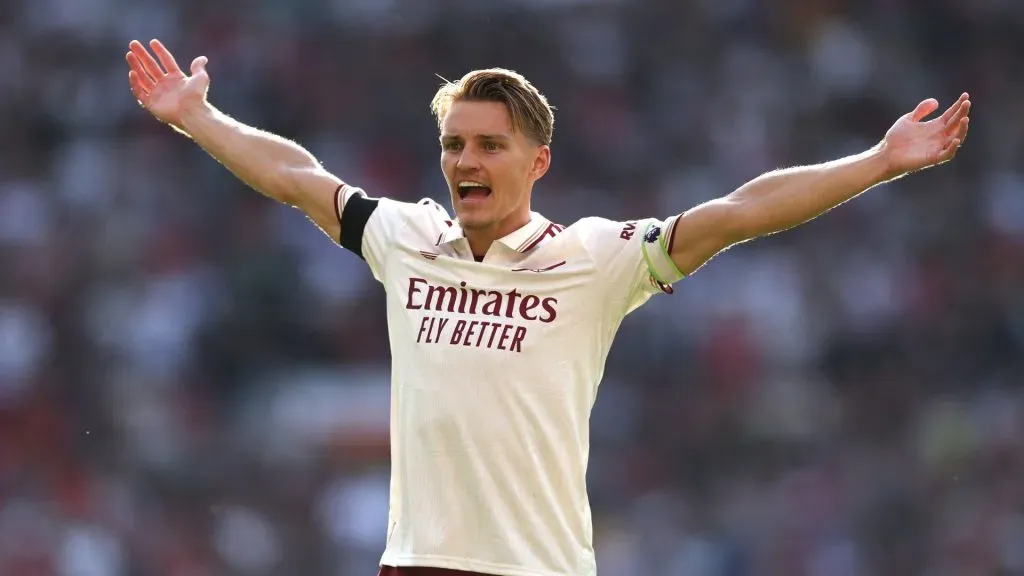 Ødegaard em jogo do Arsenal (foto: Stu Forster/Getty Imagens)