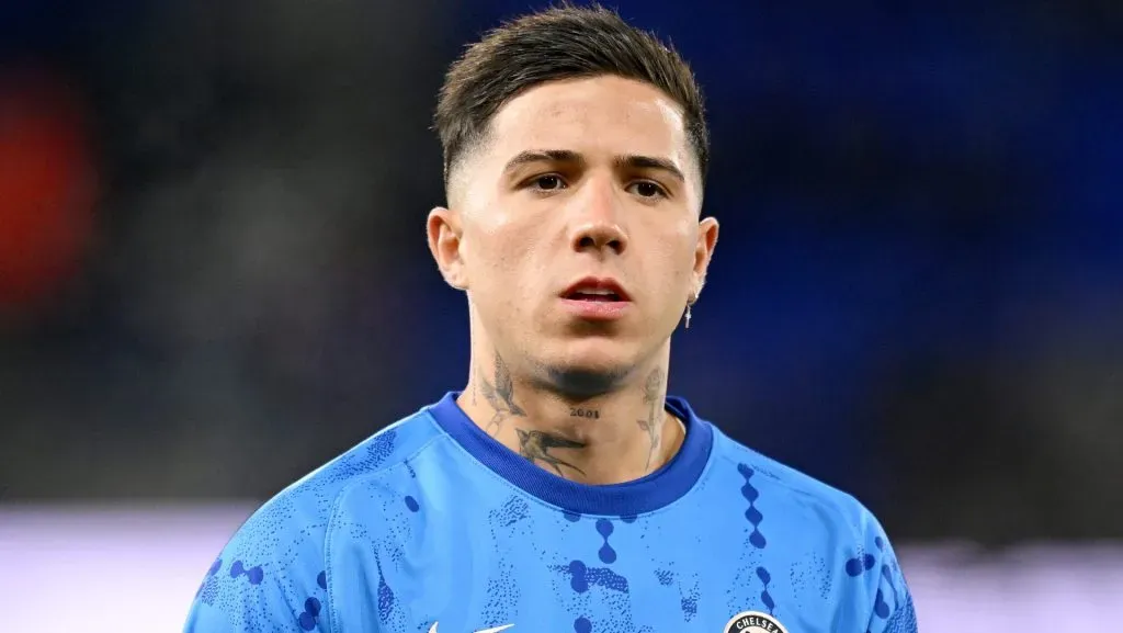 Enzo Fernández, alvo do Real Madrid, em campo pelo Chelsea (Photo by Michael Regan/Getty Images)