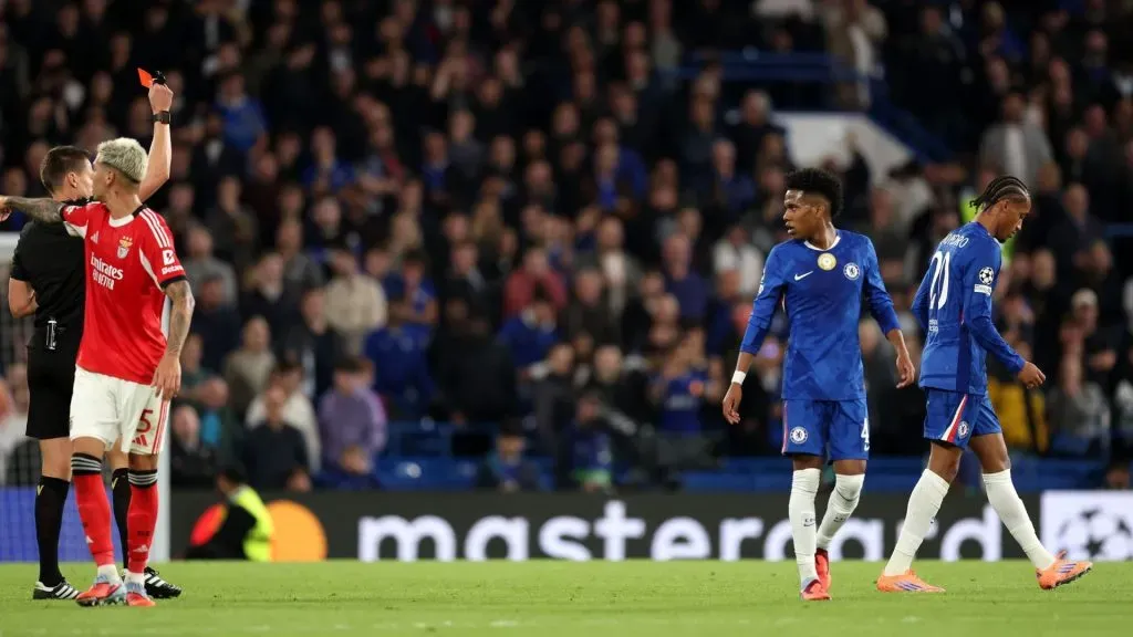 João Pedro foi expulso em Chelsea x Benfica (foto: Julian Finney/Getty Imagens)