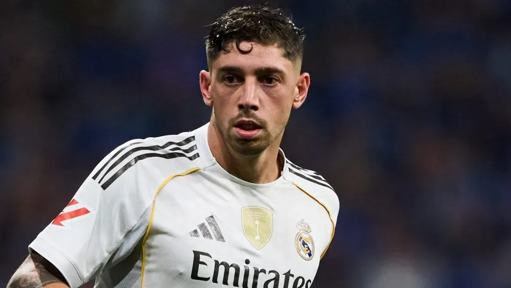 Valverde em ação com as cores do Real Madrid (Photo by Juan Manuel Serrano Arce/Getty Images)