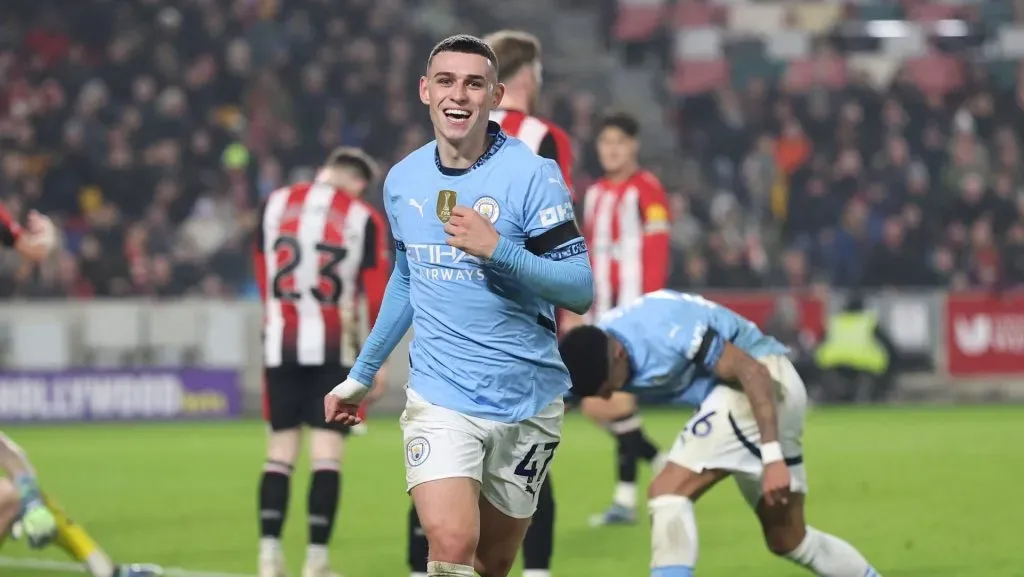 O atacante inglês, que atravessa uma fase de recuperação e excelente forma na temporada 2024/25, é um dos principais nomes a serem observados no confronto deste domingo, em mais uma oportunidade de ampliar sua marca pessoal. (Photo by Alex Pantling/Getty Images)