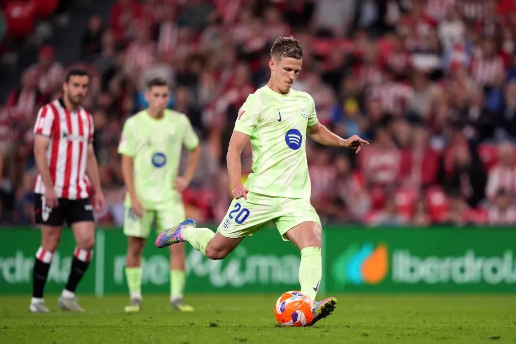 Dani Olmo em ação pelo Barcelona. Foto: Juan Manuel Serrano Arce/Getty Images