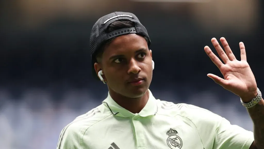 Rodrygo, do Real Madrid, é pedido por fanáticos na vaga de Vini Jr
