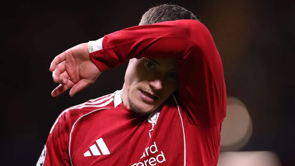 Florian Wirtz, com a camisa vermelha do Liverpool