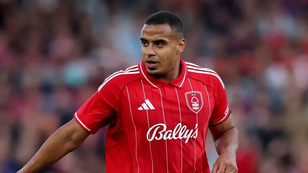 Murillo pelo Nottingham Forest. Torcedores do Barcelona debatem sua contratação