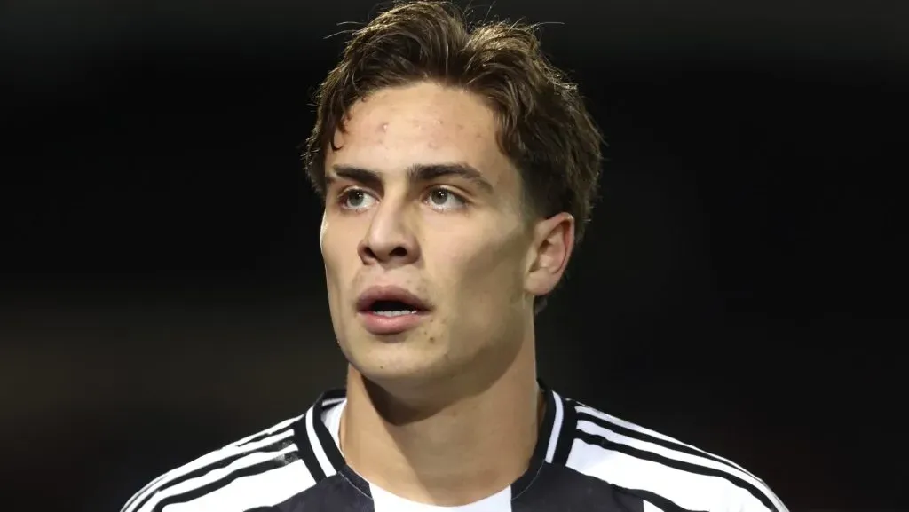 Kenan Yildiz, alvo do Barcelona, em campo com a Juventus (Photo by Maurizio Lagana/Getty Images)