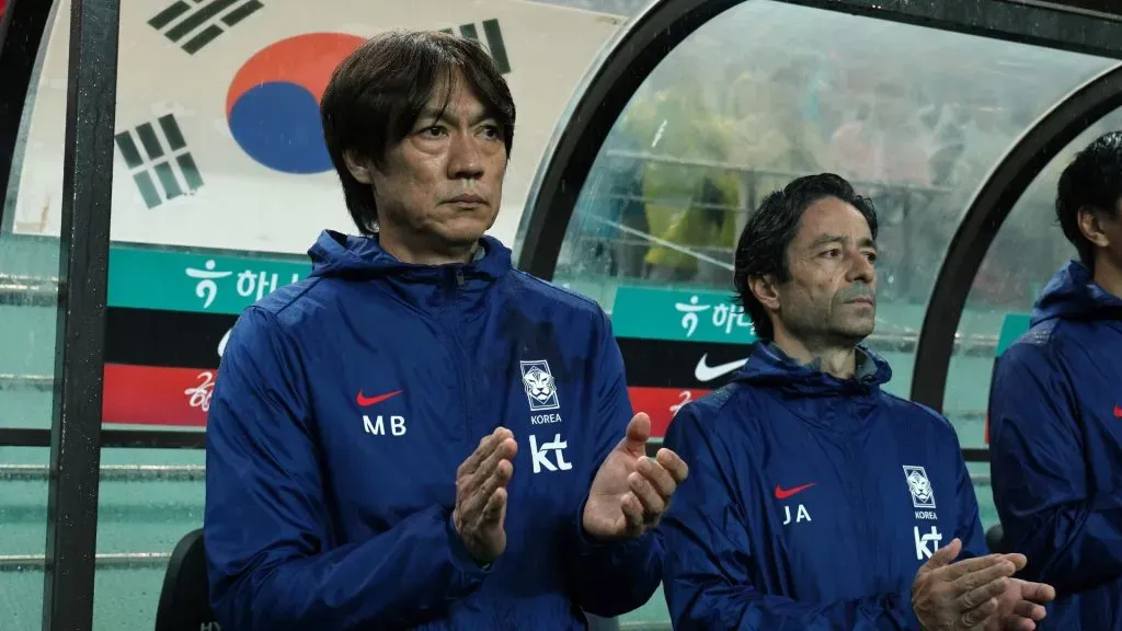 O técnico da Coreia do Sul, Hong Myung-bo, foi superado por Son (foto Han Myung-Gu/Getty Images)