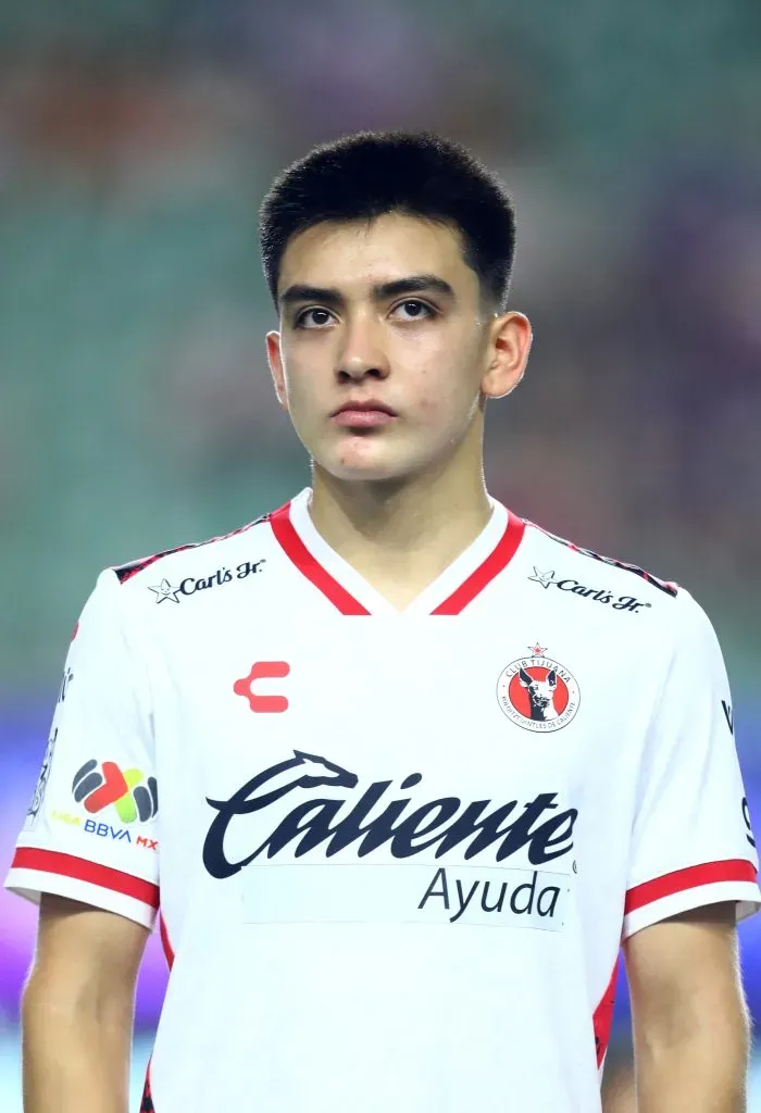 Gilberto Mora, do Tijuana, meia-atacante do México. Ele possui apenas 16 anos, mas vem sendo observado por Real Madrid e Barcelona, por exemplo. A diretoria do Barça já não o vê mais como prioridade no momento, já que ele ainda possui 16 anos e teria que esperar pelo menos mais um ano para se transferir, segundo o portal Mundo Deportivo (Photo by Sergio Mejia/Getty Images)