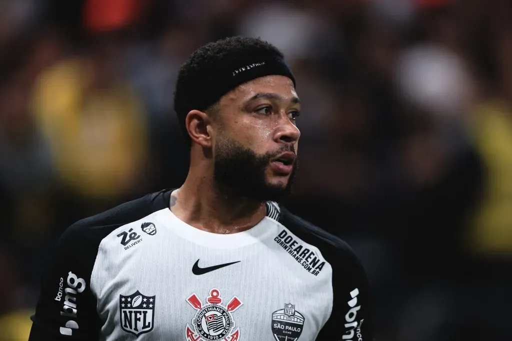 Memphis Depay pelo Corinthians. Foto: Ettore Chiereguini/AGIF