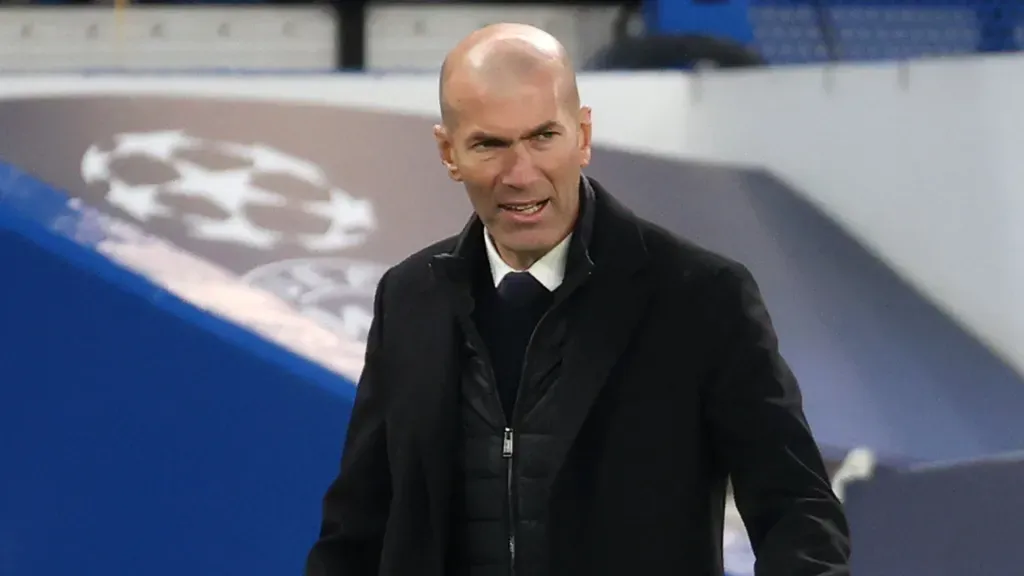 Zinédine Zidane em partida do Real Madrid na Champions League (Foto: Clive Rose/Getty Images)