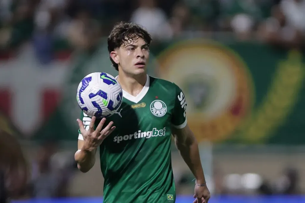 Agustín Giay com a camisa do Palmeiras: lateral é alvo do futebol europeu – Foto: Ettore Chiereguini/AGIF