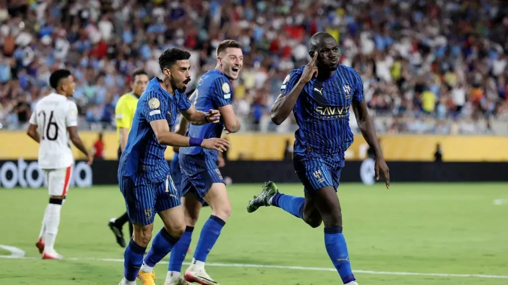 Lajami, Milinkovic-Savic e Coulibary em campo pelo Al-Hilal (Photo by Francois Nel/Getty Images)