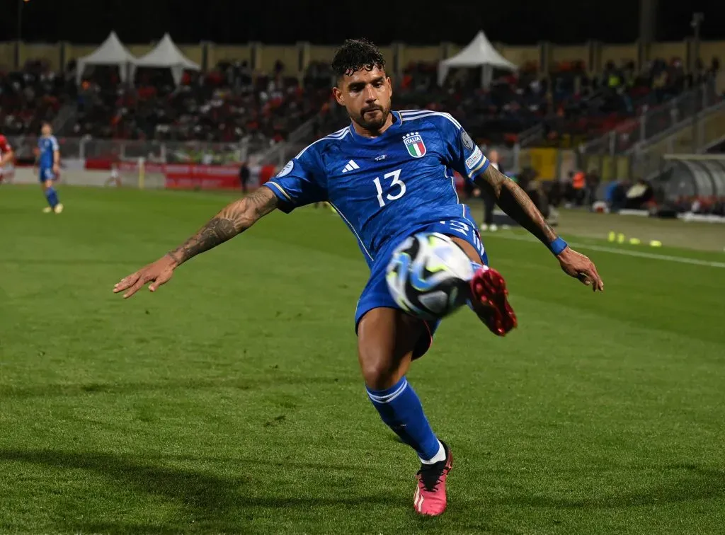 Emerson Palmieri pela Itália. (Photo by Claudio Villa/Getty Images )