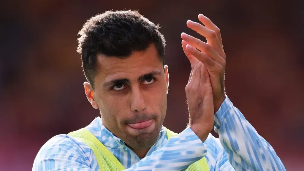 Luis de la Fuente exalta Merino como “jogador completo”, destacando sua versatilidade, gols decisivos e desempenho no mesmo nível de craques como Rodri e Pedri. (Photo by Justin Setterfield/Getty Images)