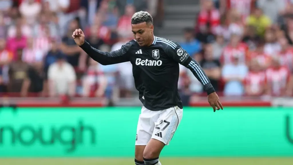 Morgan Rogers, alvo do Liverpool, em jogo do Aston Villa. Foto: Richard Pelham/Getty Images