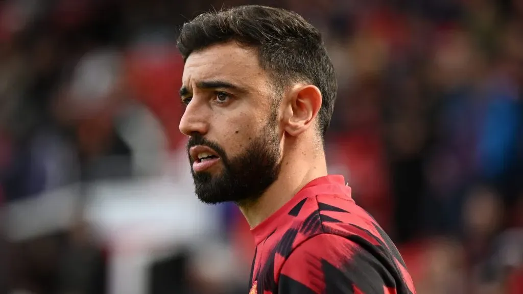 Bruno Fernandes em ação com o Manchester United (Photo by Gareth Copley/Getty Images)