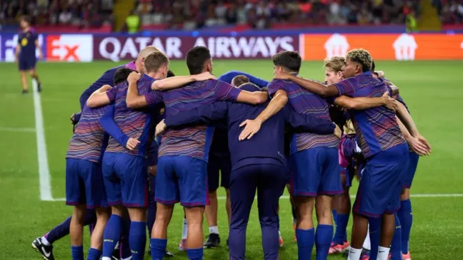 Jogadores se reúnem antes da partida da Champions League. Foto: Angel Martinez/Getty Images para Qatar Airways