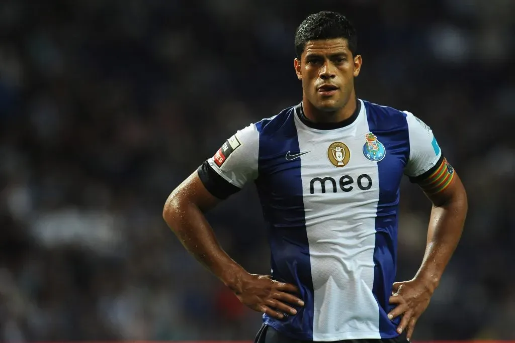 Hulk, em ação pelo Porto, em 2012. Segundo o portal ESPN, torcedores do clube português se mobilizaram, pedindo para que o presidente traga o jogador por seis meses após informação que o Atlético-MG poderia rescindir o contrato, ainda segundo o portal. O Clube desmentiu. (Foto: Valerio Pennicino/Getty Images)