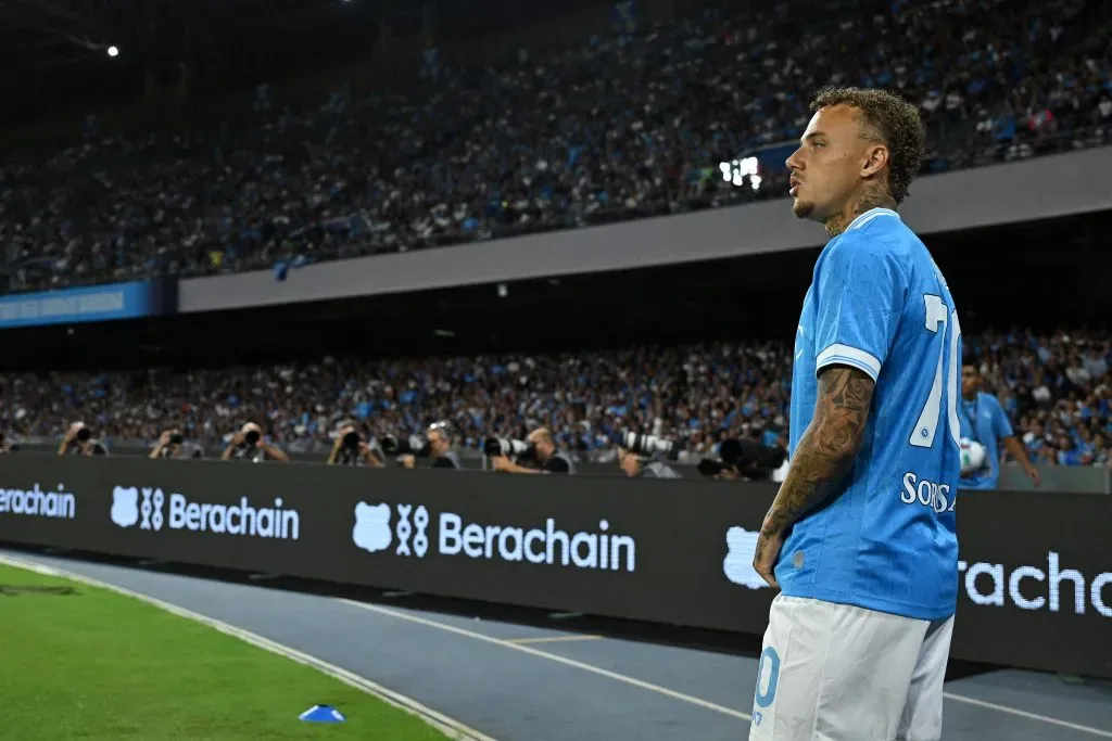 Noa Lang, jogador do Napoli, foi questionado sobre ficar no banco de reservas. Ele rebateu dizendo “Não tenho escolhas, tenho?”, e revelou que não conversa com o treinador Antonio Conte. Francesco Pecoraro/Getty Images)