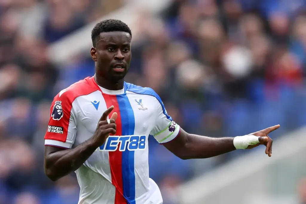 Marc Guéhi em campo pelo Crystal Palace – Foto: Matt McNulty/Getty Images