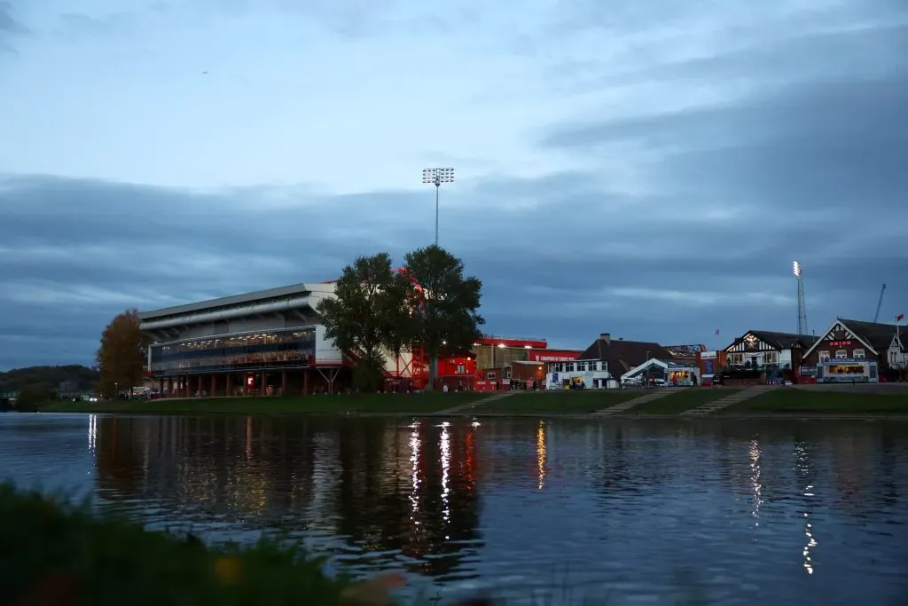 Vista geral do lado de fora do estádio River Trent antes da partida da Fase MD3 da Liga Europa 2025/26 da UEFA entre Nottingham Forest FC e FC Porto no City Ground em 23 de outubro de 2025 em Nottingham, Inglaterra. (Foto de Molly Darlington/Getty Images)