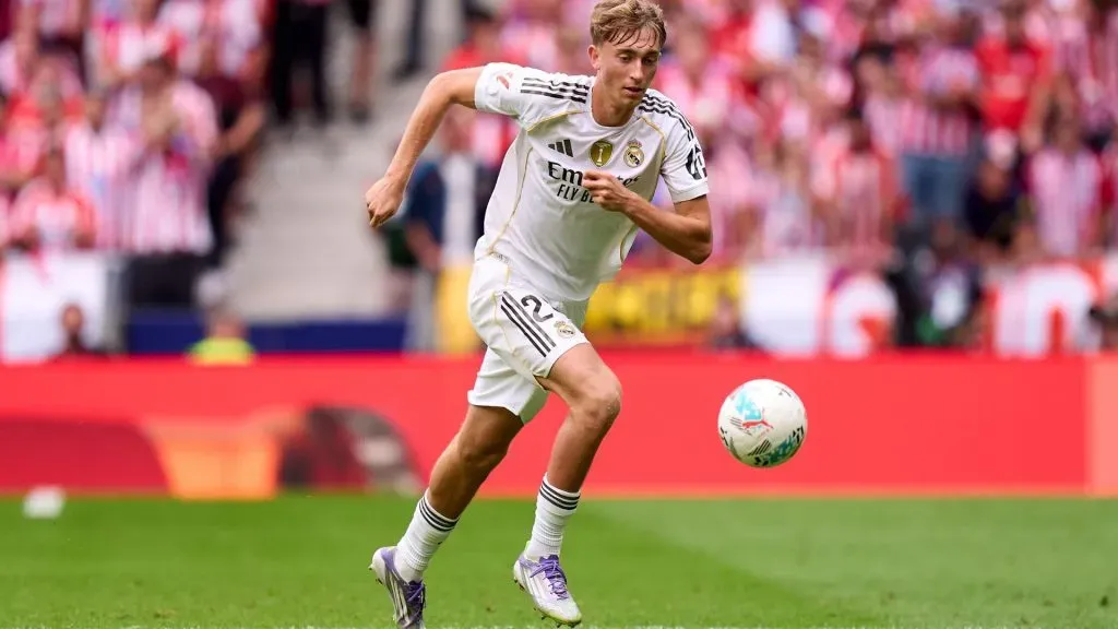 Huijsen será titular no clássico entre Real Madrid e Barcelona? (foto: Angel Martínez/Getty Images)