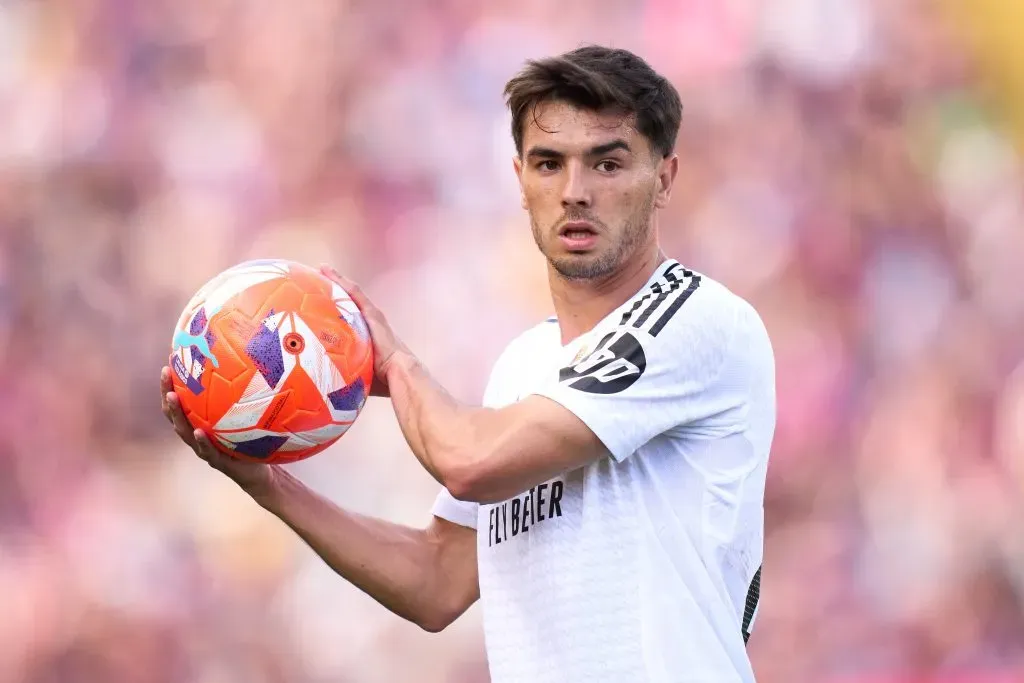 Brahim Díaz disputa posição com Mastantuono. (Photo by Alex Caparros/Getty Images)