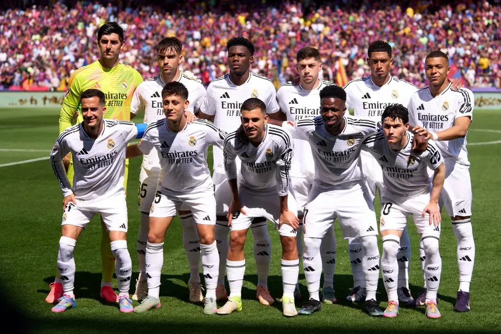 Equipe do Real Madrid (Foto: Alex Caparros/Getty Images) no último confronto com o rival