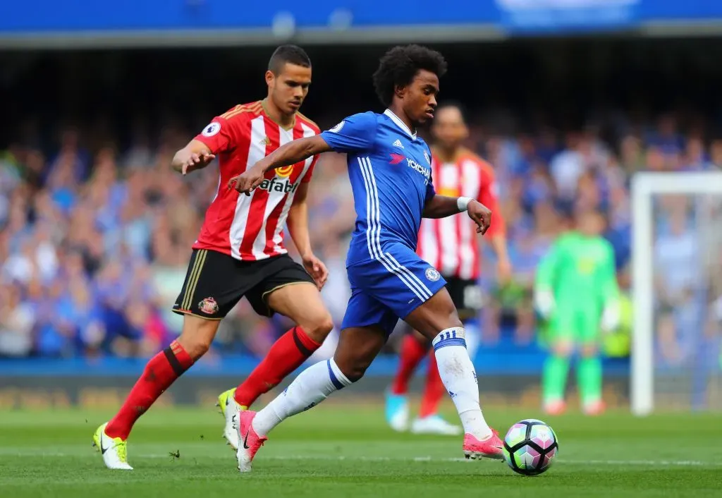 Willian balançou as redes naquela oportunidade (Photo by Clive Rose/Getty Images)