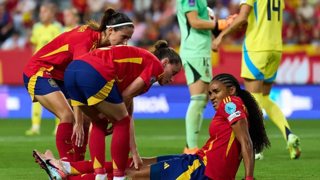 Salma Paralluelo pela Seleção da Espanha