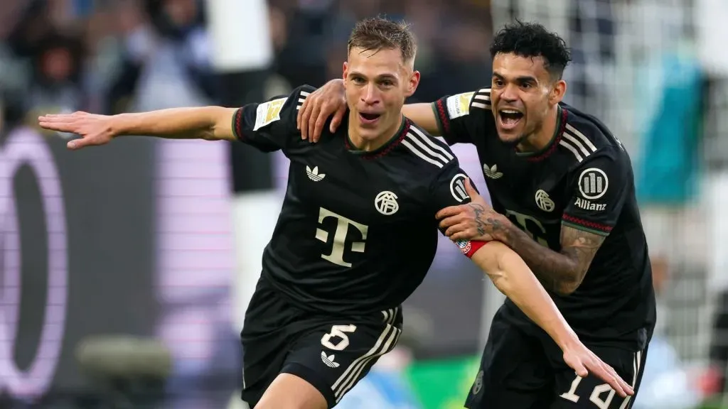 Kimmich fez gol em vitória do Bayern de Munique sobre o Borussia Monchengladbach (foto: Dean Mouhtaropoulos/Getty Images)