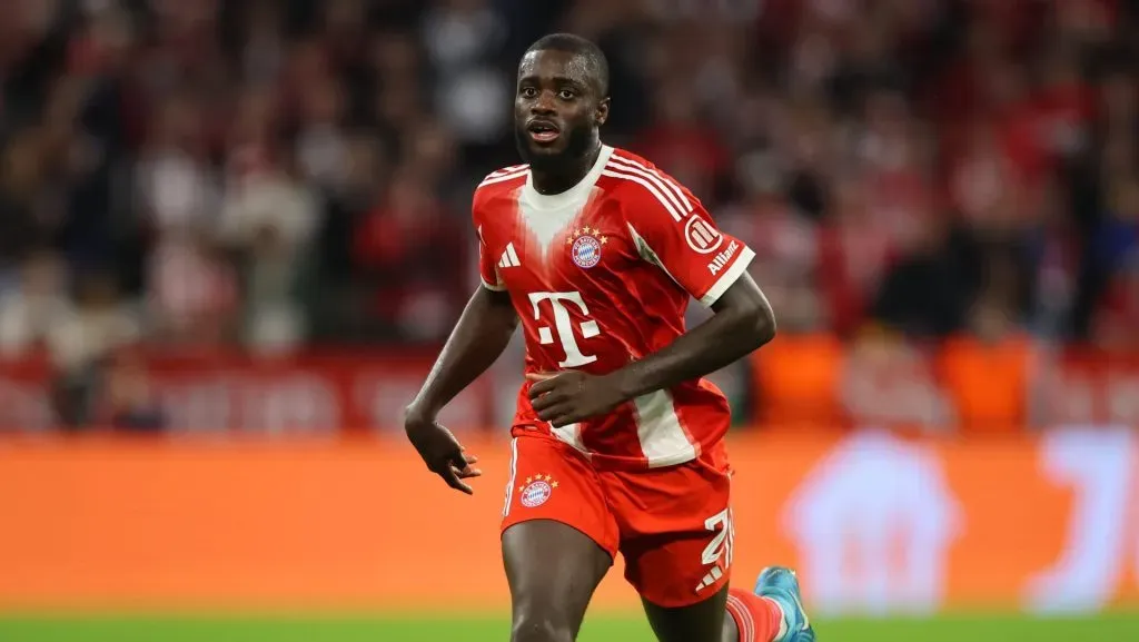 Upamecano, alvo do Manchester City,  em jogo do Bayern de Munique. Foto: Alex Grimm/Getty Images