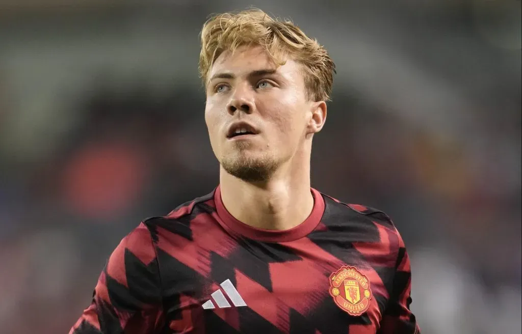 Manchester United receberá R$284 mi do Napoli após fim do empréstimo de Hojlund