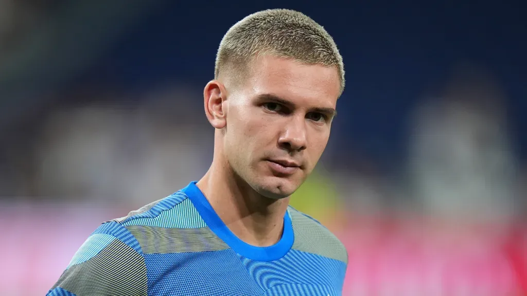 Franco Mastantuono no aquecimento para partida do Real Madrid. (Foto: Angel Martinez/Getty Images)