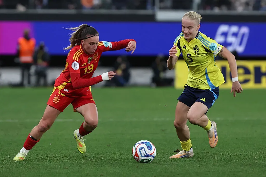 Espanha chegou para a partida com uma vantagem de quatro gol – Foto: Michael Campanella/Getty Images