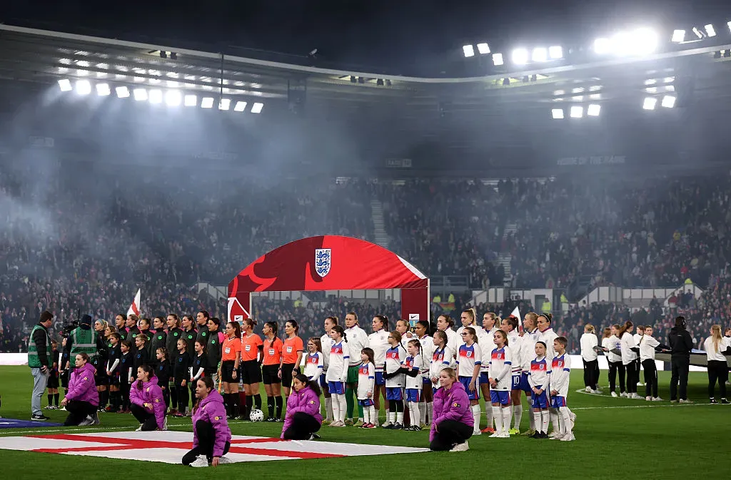 Jogadoras de Austrália e Inglaterra - Foto: Carl Recine/Getty Images