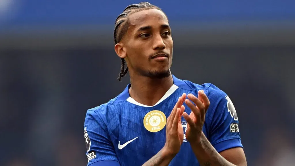 João Pedro durante uma partida do Chelsea