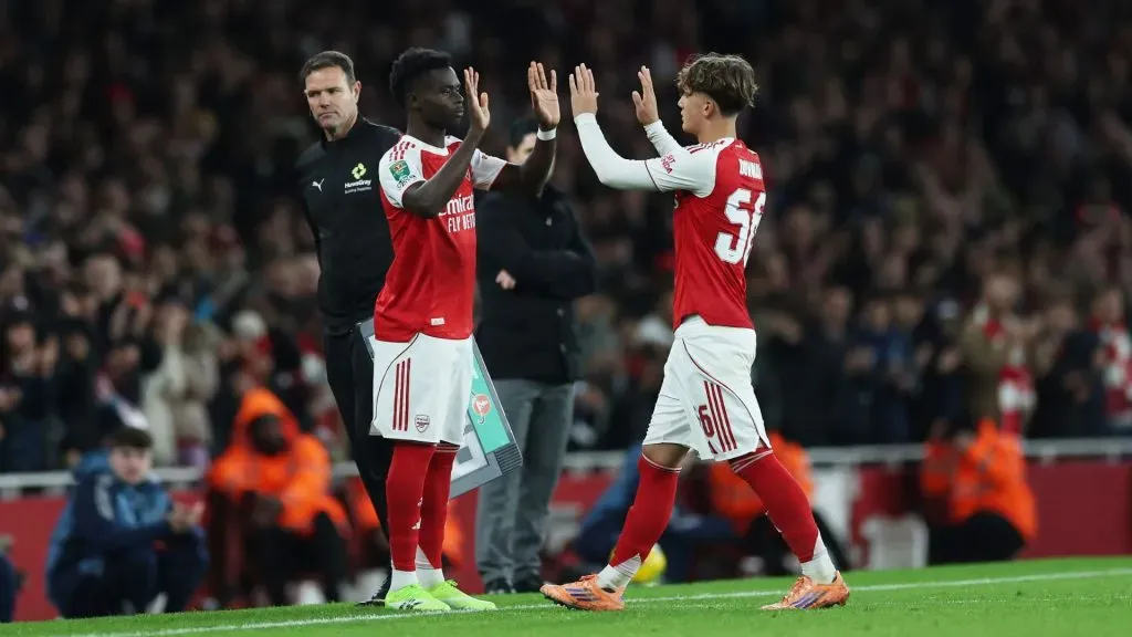 Max Dowman foi substituído por Saka em vitória do Arsenal contra o Brighton (foto: Eddie Keogh/Getty Images)