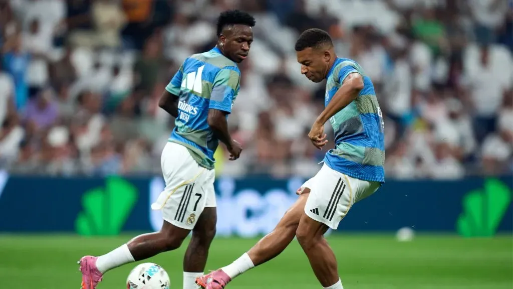 Vinicius Júnior e Mbappé integram o ataque do Real Madrid (foto: Angel Martínez/Getty Images)