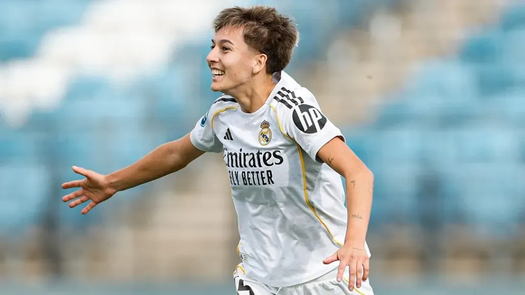 Pau Comendador comemora gol pelo Real Madrid na Liga F - Foto: Reprodução/Real Madrid