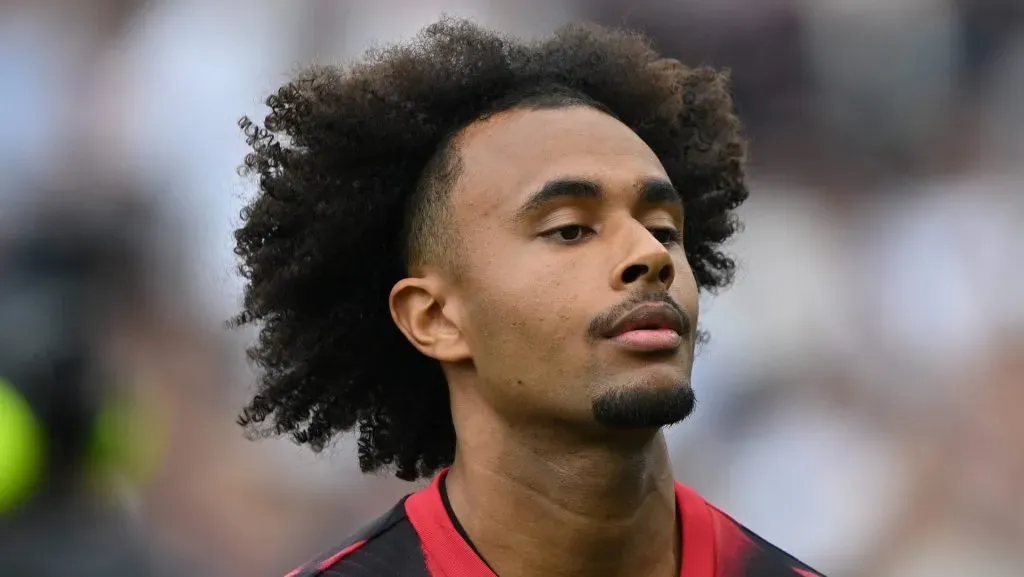 Joshua Zirkzee durante treino do Manchester United