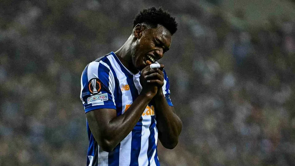 Tottenham mira Samu Aghehowa, atacante do Porto. Foto: Octavio Passos/Getty Images