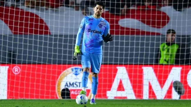 Agustin Rossi reage durante partida da Copa Libertadores. Foto de Marcelo Endelli/Getty Images