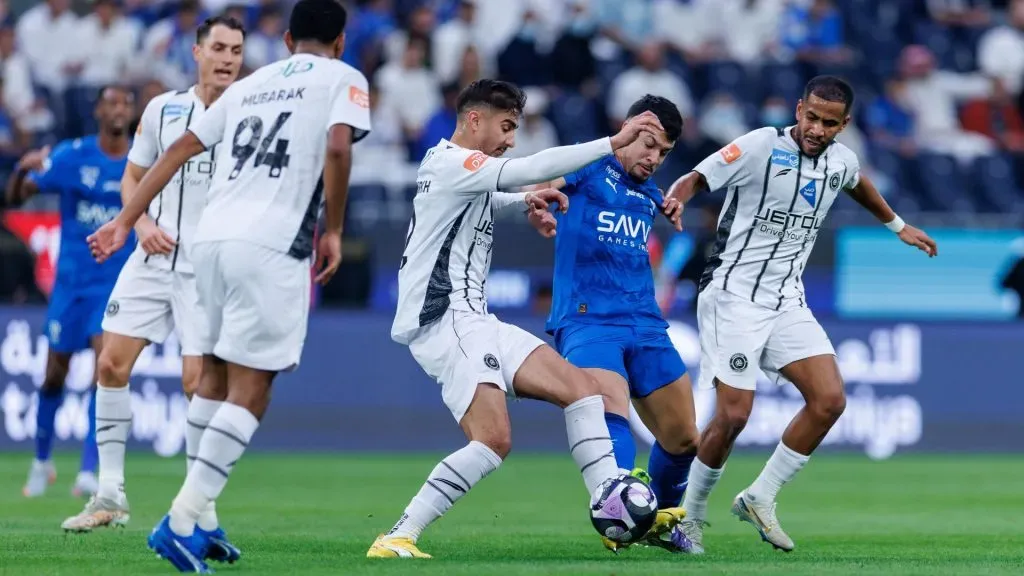 Lance de Marcos Leonardo no jogo entre Al-Hilal e Al-Shabab (foto: Abdullah Ahmed/Getty Images)