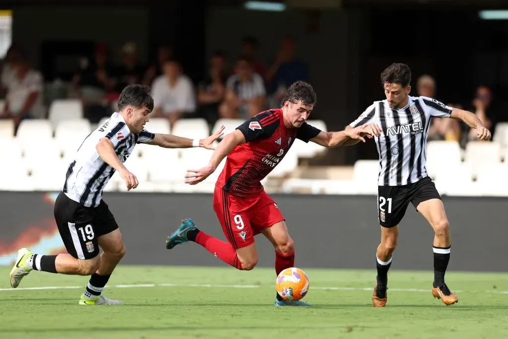Joaquin Panichelli em campo pelo Mirandés (Foto: Florencia Tan Jun/Getty Images)