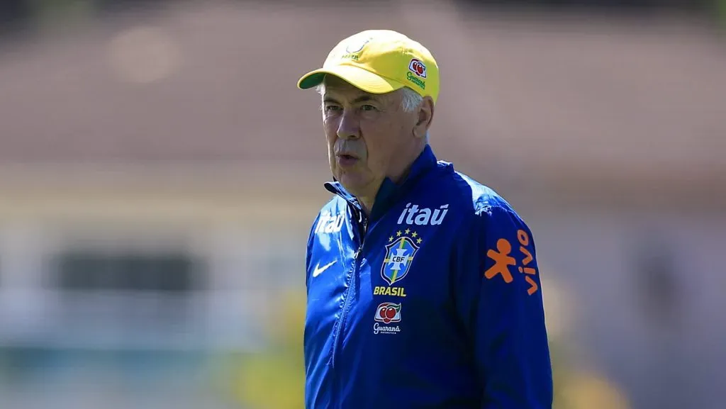 O técnico Carlo Ancelotti acompanha um treino da seleção brasileira de futebol no centro de treinamento da Granja Comary, em 3 de setembro de 2025, em Teresópolis, Brasil. (Foto: Buda Mendes/Getty Images)