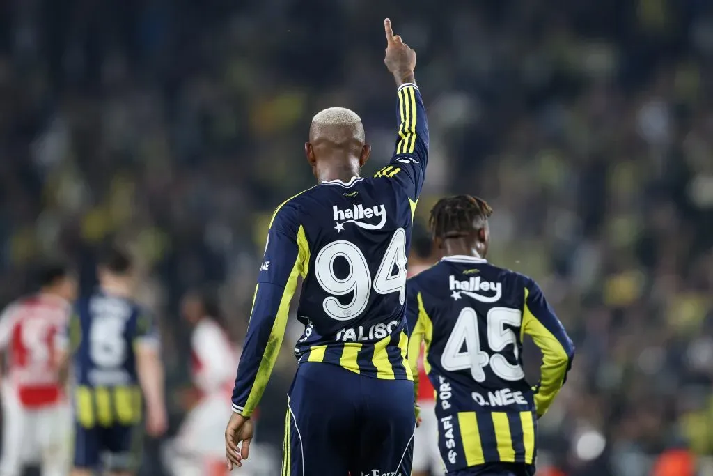 Anderson Talisca em ação pelo Fenerbahce. Foto: Ahmad Mora/Getty Images