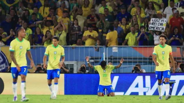 Estêvão comemora gol durante partida das eliminatórias da Copa do Mundo. Foto: Buda Mendes/Getty Images